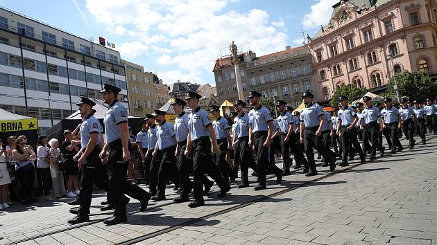 Den policie na Náměstí svobody v Brně.