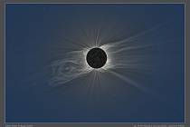 Fotografie úplného zatmění Slunce od Miloslava Druckmüllera a Andrease Möllera se stala astronomickým snímkem dne NASA.