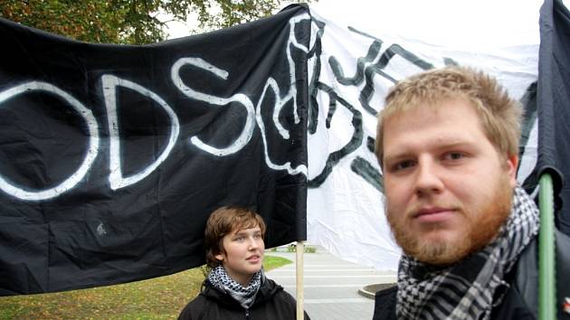 Studenti v ulicích Brna demonstrovali za lepší podmínky při studiu.