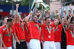 After the last match, the Zbrojovka Brno footballers cried with a trophy for the FORTUNA: NATIONAL LEAGUE winners.