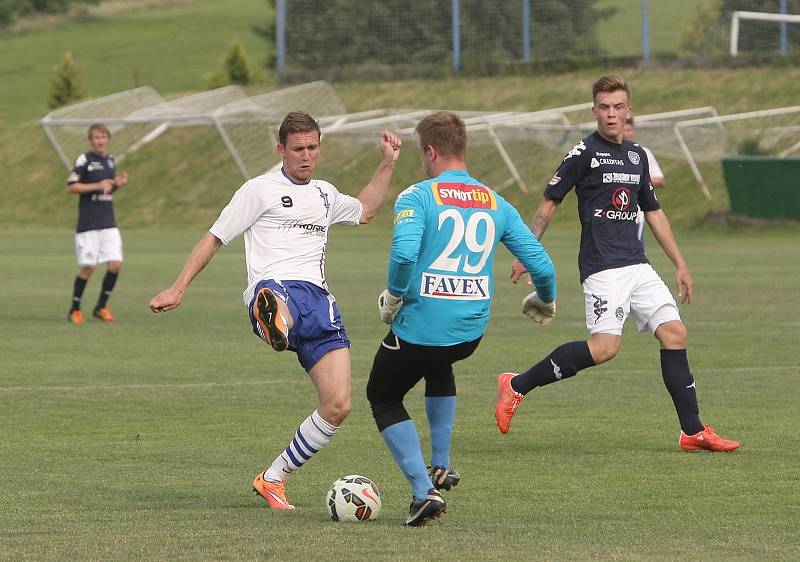 Fotbalisté Líšně v Moravskoslezské lize v posledních třech kolech soutěže porazili HFK Olomouc 5:0, rezervu mistrovské Sigmy 2:1 na jejím hřišti a v sobotu doma (na snímku) zakončili ročník výhrou 2:1 nad 1. FC Slovácko B. 