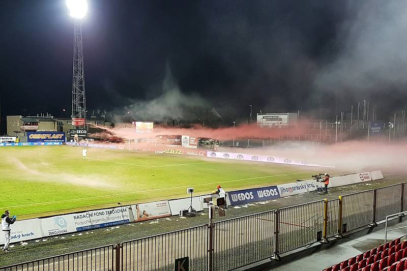 Brno 22.1.2021 - domácí FC Zbrojovka Brno v červeném proti FC Slovan Liberec