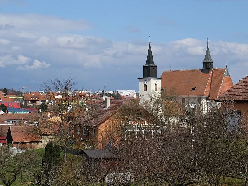 Na cestě z Bystrce do Žebětína čeká pozorné výletníky a milovníky fotografování spousta pěkných záběrů.