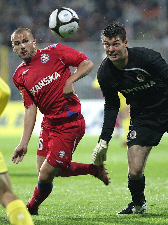 Tomáš Došek 1. FC Brno versus Matůš Kozáčik AC Sparta Praha.