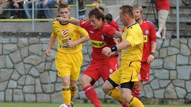 Fotbalisté 1. FC Brno smetli v přátelském utkání Rosice 7:0.