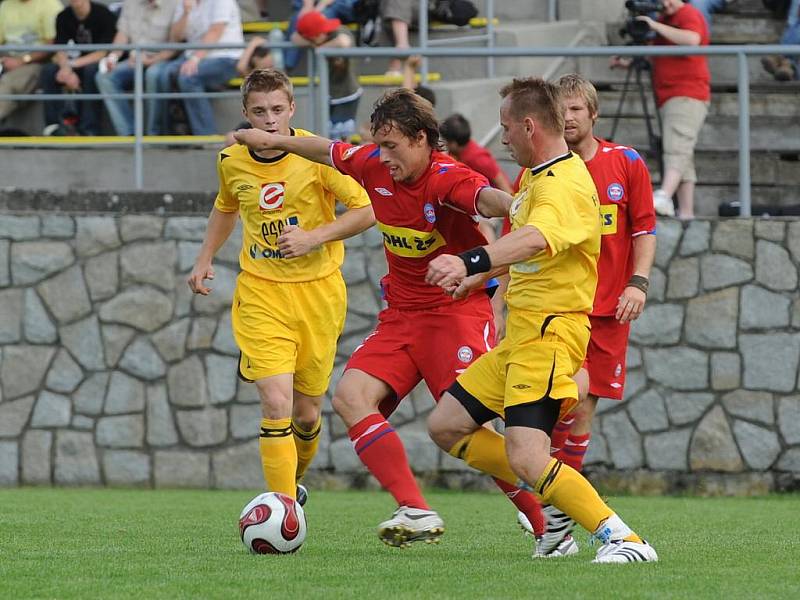 Fotbalisté 1. FC Brno smetli v přátelském utkání Rosice 7:0.