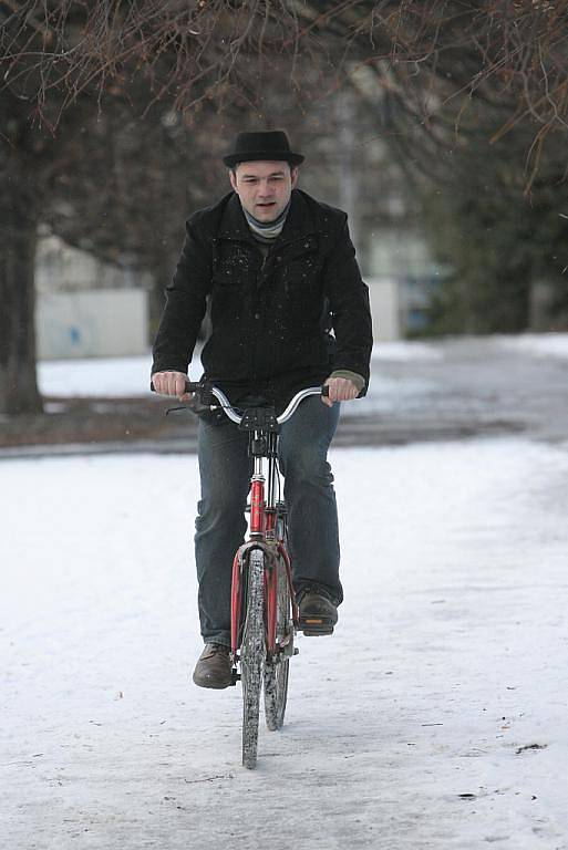 Přívaly čerstvého sněhu zasypaly téměř celý Jihomoravský kraj.