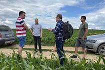 Během léta a podzimu pořádají zemědělci v družstvě v Nové Vsi u Oslavan praktické semináře pro své kolegy zemědělce.