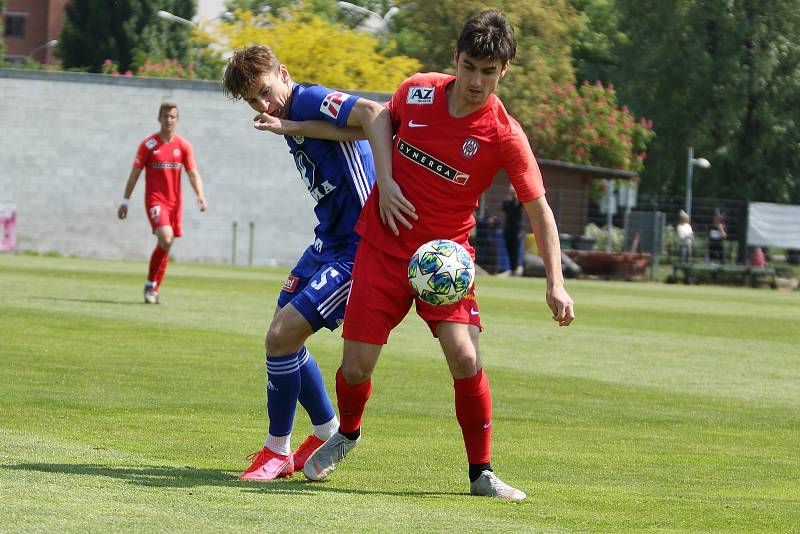 Fotbalisté Zbrojovky Brno (v červeném) prohráli oba přípravné duely na hřišti prvoligové Olomouce. Foto: Petr Nečas