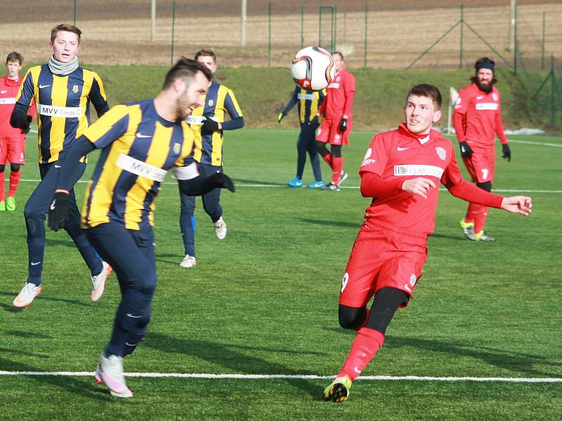 Fotbalisté brněnské Zbrojovky (v červeném) zvítězili v Tipsport lize nad Opavou 2:1.