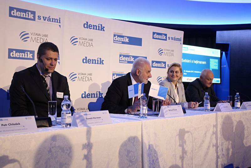 Panelová diskuze s jihomoravským hejtmanem Bohumilem Šimkem na brněnské hvězdárně.