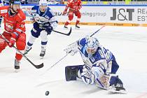 Hokejisté Komety (v modrobílých dresech) porazili v 9. kole extraligy Olomouc 3:2 po prodloužení.