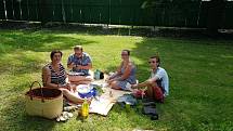 Akce Česko jde spolu na piknik vyzvala lidi z různých míst naší země, aby pořádali ve stejný čas piknik. Na snímku lośnký piknik ve Frýdku-Místku.