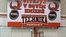 Hokejisté brněnské Techniky (v tmavém) podlehli ve středu Opavě těsně 0:1 a skončili už ve čtvrtfinále play off.