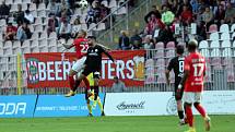 Fotbalisté Zbrojovky Brno (v červeném) doma podlehli Bohemians 1905.