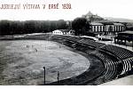 Areál sokolského Stadionu těsně před stavbou tělocvičen v roce 1928.