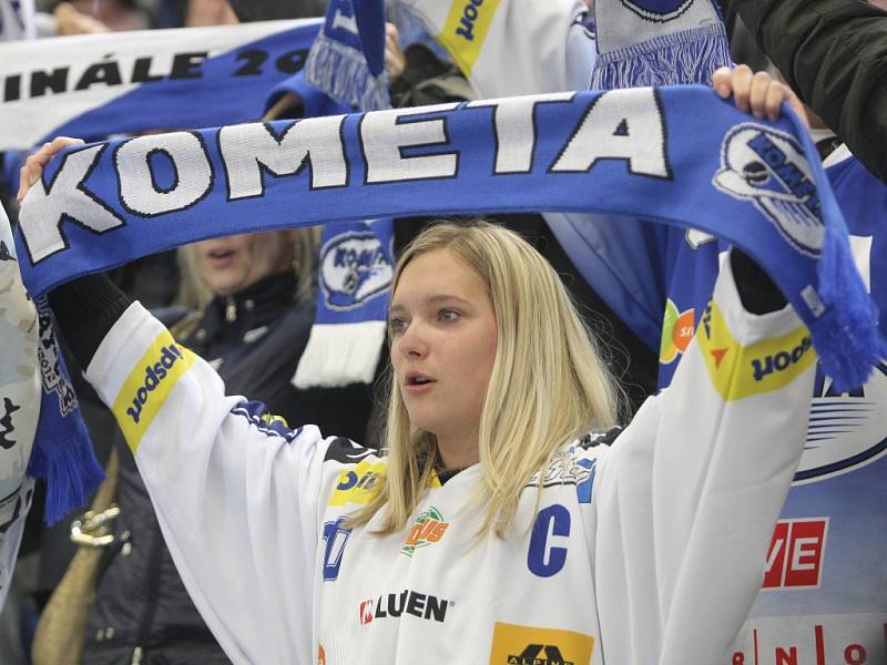 Kometa v šestém finálovém zápase extraligového finále prohrála 1:5. Titul slaví Pardubice.