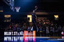 Elitní basketbalisté na závěr roku bavili brněnské fanoušky.