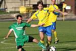 Fotbalisté Ivančic (žlutý dres) vs. Bzenec.