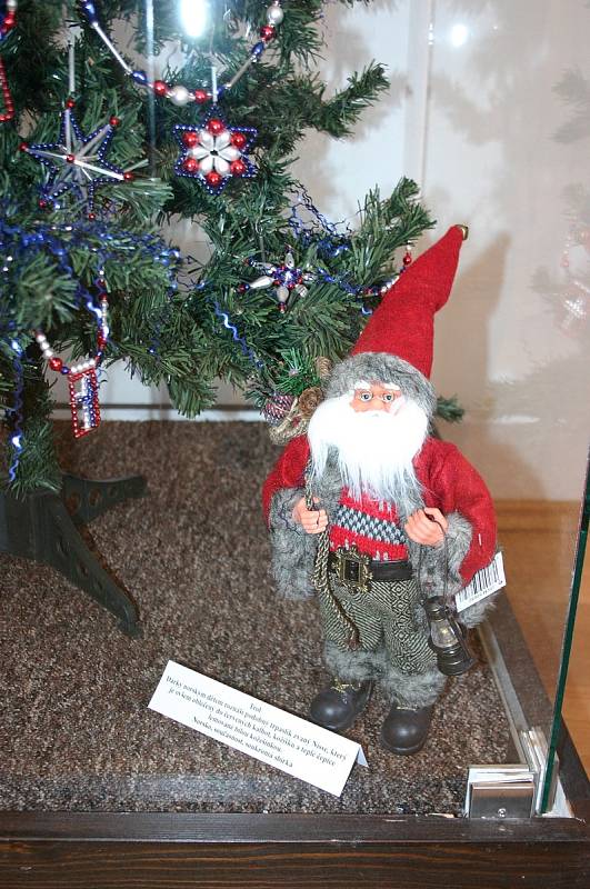 Národní zemědělské muzeum ve Valticích hostilo výstavu přibližující Vánoce vs světě. Fotky jsou z roku 2012.