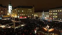 Slavnostní rozsvícení vánočního stromu na brněnském náměstí Svobody.