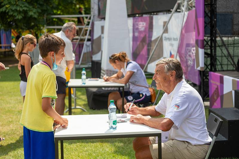 V neděli navštívili Olympijský festival v Brně cyklista Jiří Daler a skifařka Miroslava Knapková.