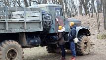 Do areálu bývalé raketové základny v Mokré-Horákově na Brněnsku mířili návštěvníci v sobotu hlavně na zabíjačku.