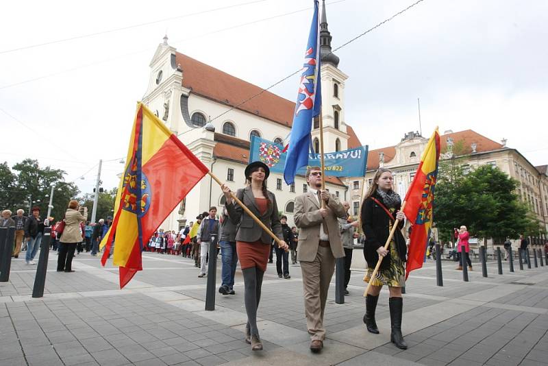 Moravané slaví Den za Moravu. Připomínají si tím první písemnou zmínku o Moravanech, od které uplynulo už 1192 let, a zároveň 604. výročí korunovace moravského markraběte Jošta římským králem.