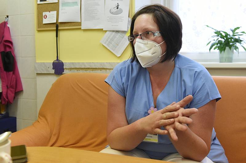 Staniční sestra z kliniky infekčních chorob z FN Brno Bohunice Jana Řezníčková.