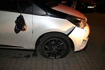 Opilá řidička na Tišnovsku nezvládla svou jízdu, skončila v příkopu a ohrožovala další řidiče.