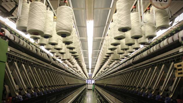 Brněnská Nová Mosilana je v současné době největší výrobce vlněných tkanin v Evropě. Zaměstnává přibližně tisíc lidí a dodává látky do zahraničí. 