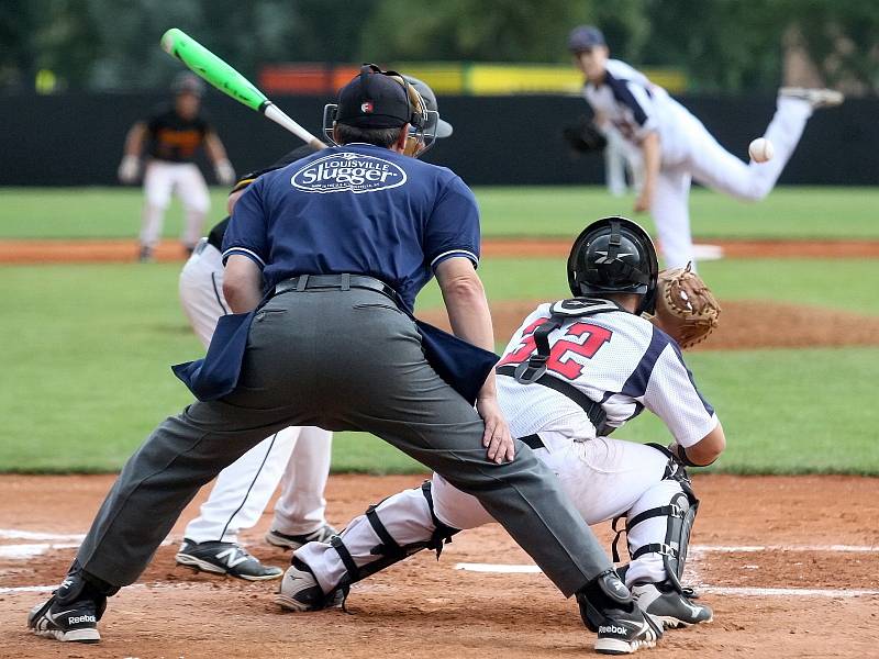 Čeští baseballoví kadeti na mistrovství Evropy suverénně ovládli všechny duely základní skupiny i semifinále, jenže rozhodující zápas o titul nezvládli. Na Městském baseballovém stadionu v brněnském Komárově v sobotu večer podlehli Německu 5:6.