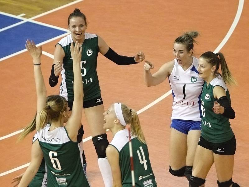 Volejbalistky Králova Pole v patnáctém kole extraligy doma porazily Přerov 3:0.