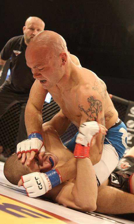 MMA Cage Fight v Brně.