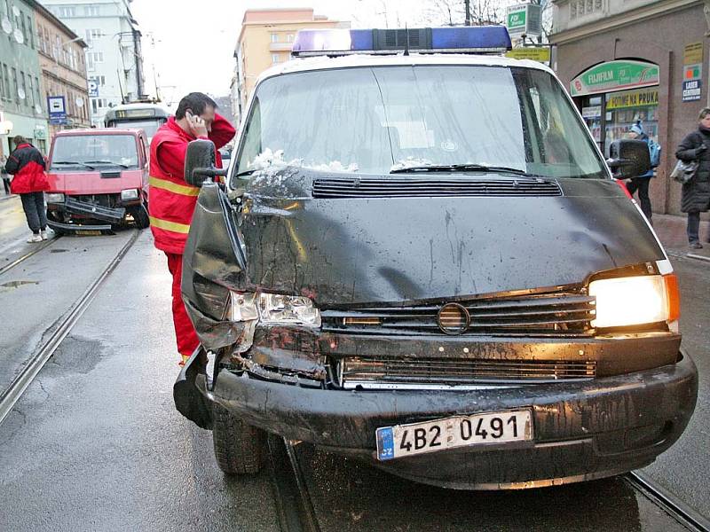 Dopravní nehoda v ulici Milady Horákové.