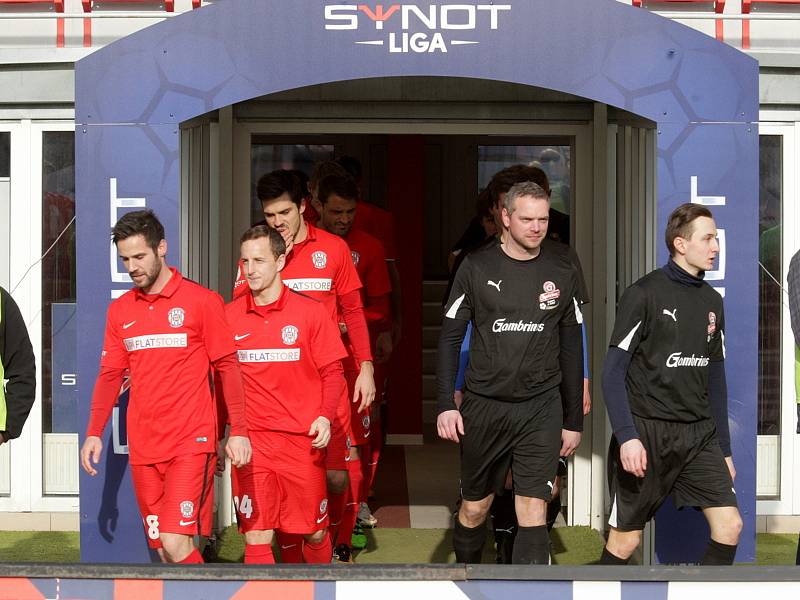 Fotbalista Jan Kozubík z Horní Lhoty, která hraje IV. třídu na Zlínsku, jako první na jaře vstřelil Zbrojovce branku na jejím hřišti. Brněnští fotbalisté se s amatérským soupeřem utkali ve středu díky projektu Kopeme za fotbal a zvítězili jasně 14:1.