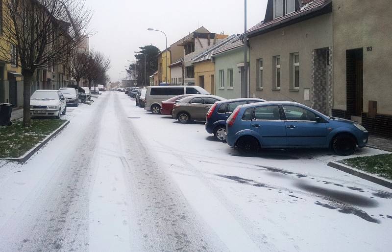 Brno se dočkalo první letošní sněhové pokrývky.