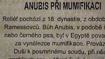 Repliky předmětů starodávných kultur Řecka či Egypta si mohou na výstavě osahat nevidomí a slabozrací lidé.