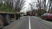 Vážná nehoda uzavřela silnici mezi Ivančicemi a Oslavany.