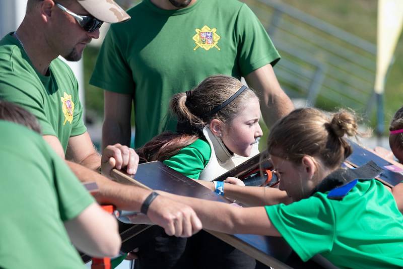 Mladí sportovci v Brně oblékli trička barev olympijských kruhů a soutěžili v desátém republikovém finále Odznaku všestrannosti.