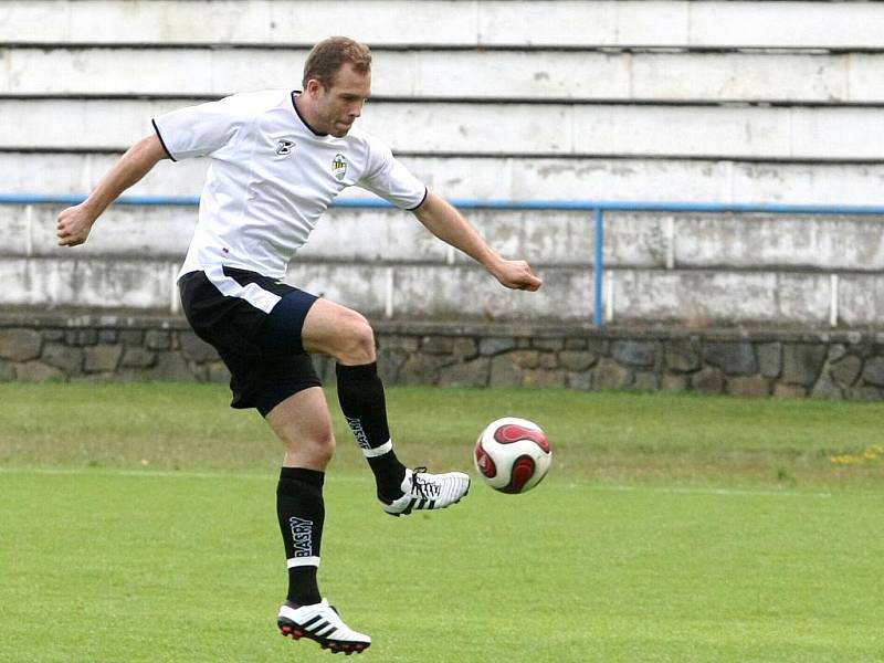 Bohunice slaví postup v krajském přeboru, Zbýšov (v bílém) prohrál s Boskovicemi 1:4.