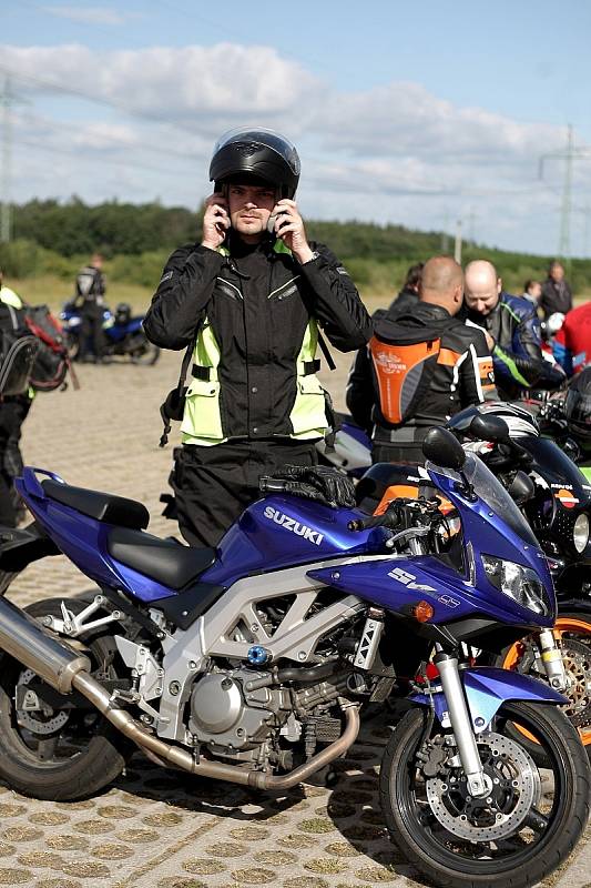 Protestní jízdy na Prahu na podporu brněnské Velké ceny se zúčastnilo několik stovek motorkářů. 