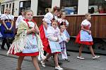 Ženy ve zdobených krojích, bryčky s koňmi a nové i staré traktory. Tak se v Brně oslavovaly jihomoravské dožínky.