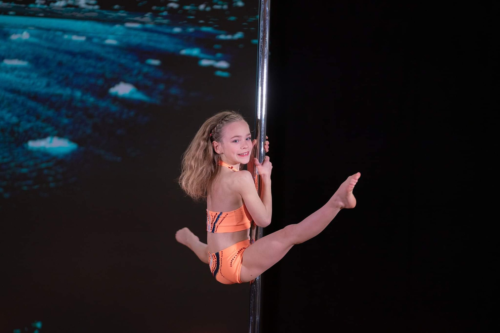 Nikdy se nevzdávat. Osmiletá dívka je mistryní světa v tanci na tyči -  Brněnský deník