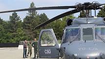 Na brněnském výstavišti přistál legendární vrtulník Black Hawk.