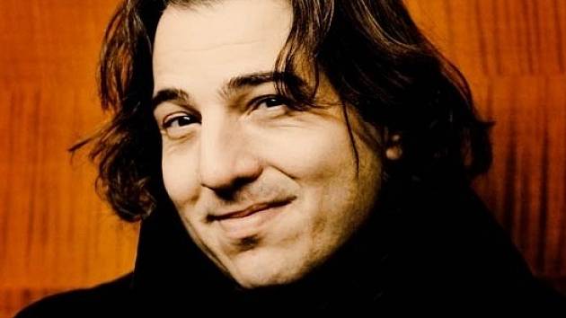 Tureckého klavíristu a skladatele Fazila Saye (na snímku) ke spolupráci s Filharmonií Brno přesvědčil šéfdirigent Aleksandar Marković.