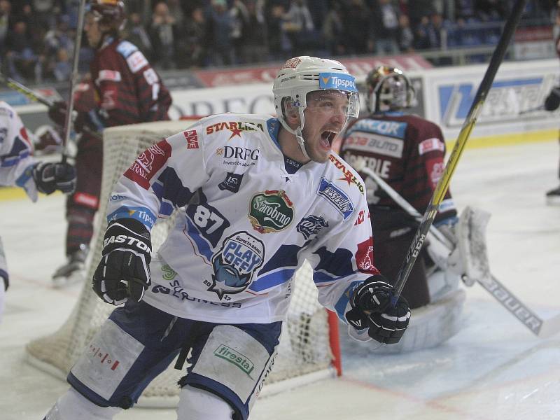 Hokejisté brněnské Komety vyřadili ve čtvrtfinále play-off extraligy rivala pražskou Spartu v pouhých čtyřech zápasech. Triumf 4:0 na zápasy dovršili Brňané v domácím prostředí po výhře 4:1.