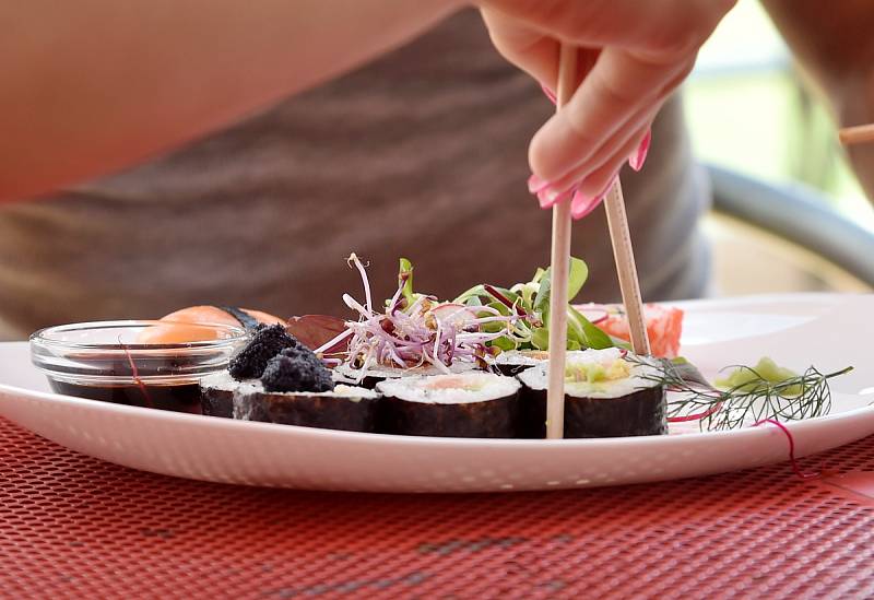 Tematický Sushi víkend na koupališti v Žabčicích.