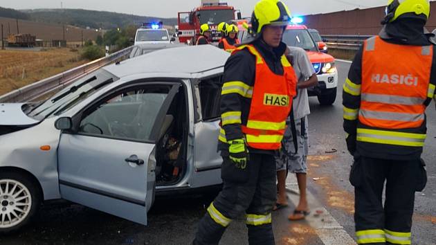 Dopravní nehoda na dálnici D1 si vyžádala jedno středně těžké a jedno lehké zranění