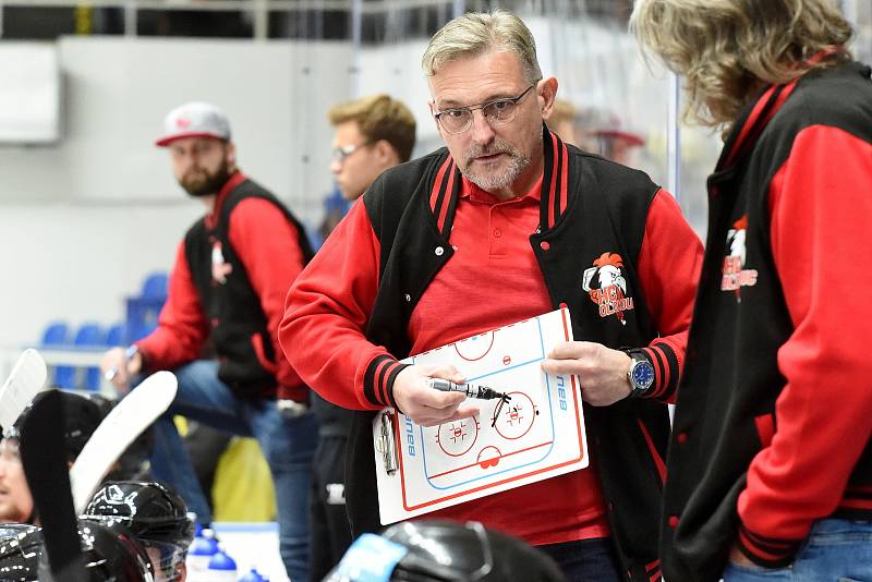 HC Kometa Brno v bílém (Martin Zaťovič) proti HC Olomouc